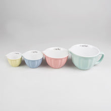 Retro Measuring Cups