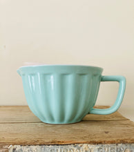 Retro Measuring Cups