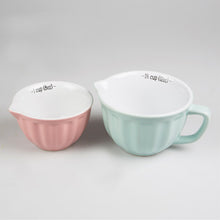 Retro Measuring Cups