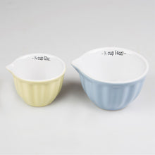 Retro Measuring Cups