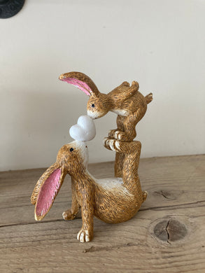 Kissing bunnies