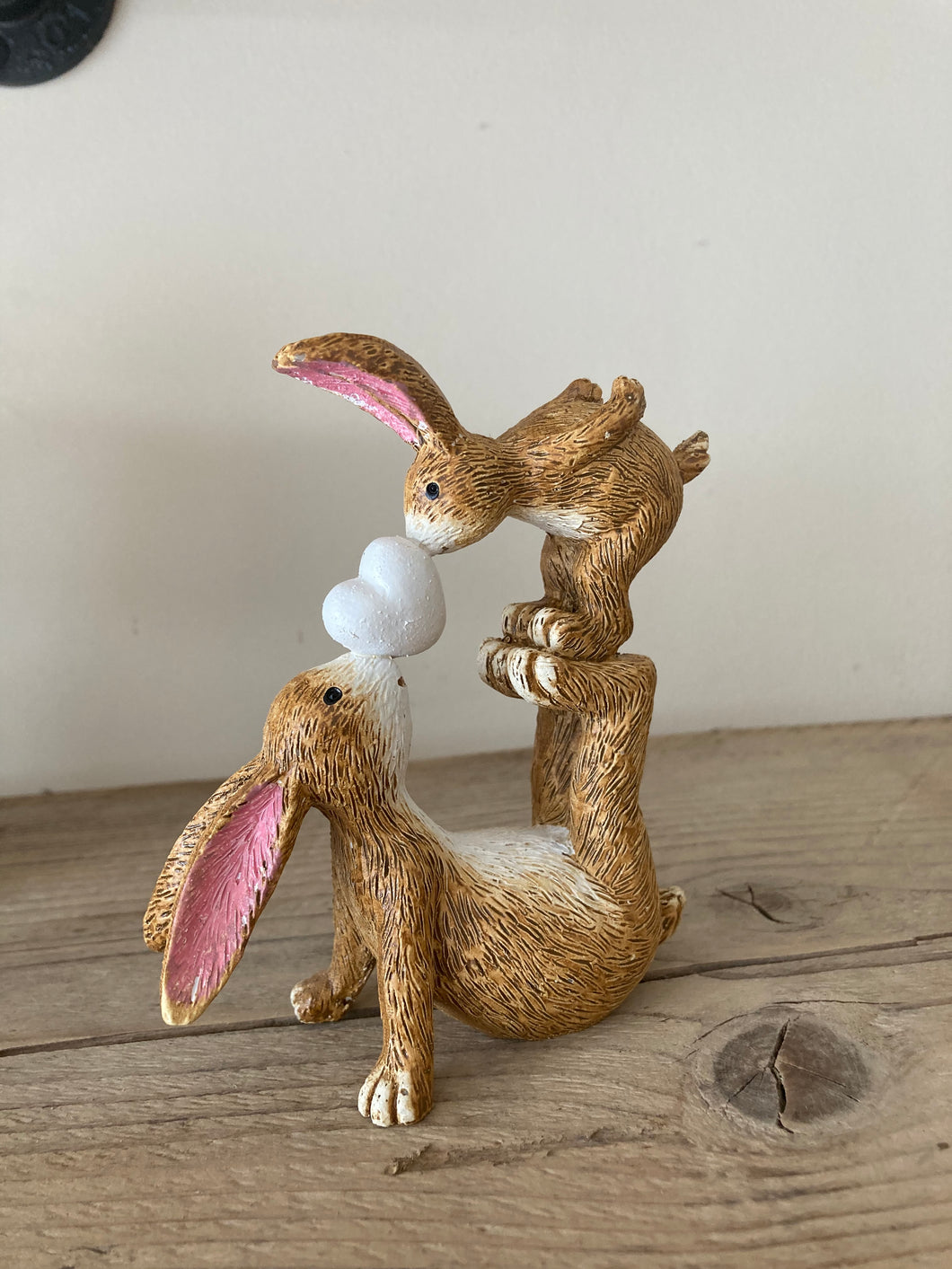 Kissing bunnies