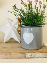 Pot hanging rabbit with heart
