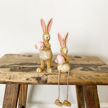 Sitting rabbit with Egg - Pink