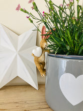 Pot hanging rabbit with heart