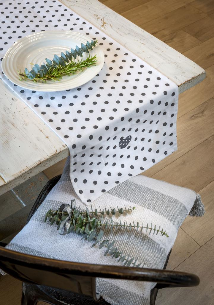 Polka dot table runner