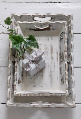 Trays - White scalloped edge with heart detailing